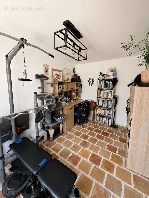 Maison de plain-pied 65 m² avec combles aménageables et terrasse, au calme en impasse — Tourny - photo 5