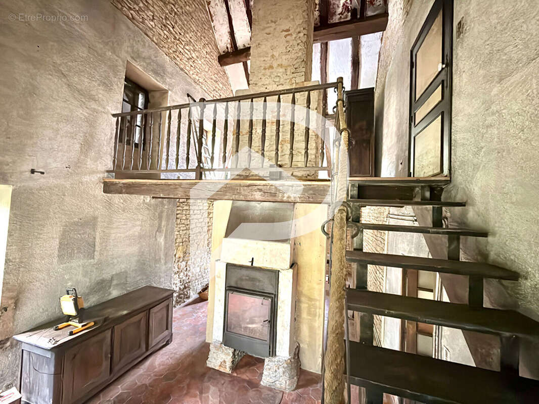 Maison en pierres sans aucun voisin - photo 8
