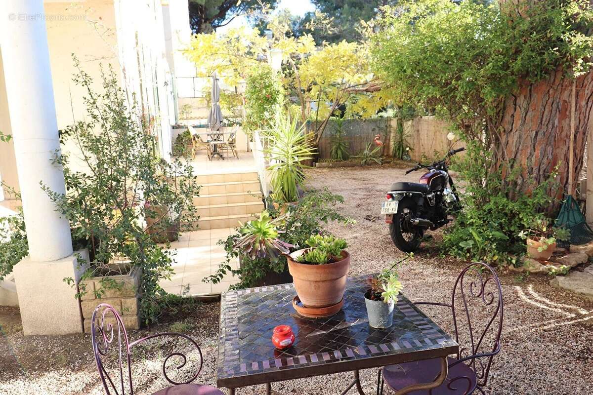 Maison à SAINT-CYR-SUR-MER