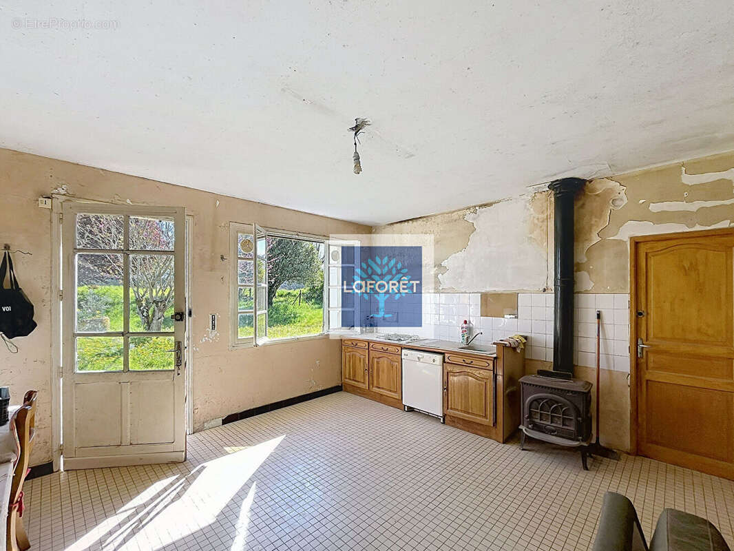 Maison à BARBEZIEUX-SAINT-HILAIRE