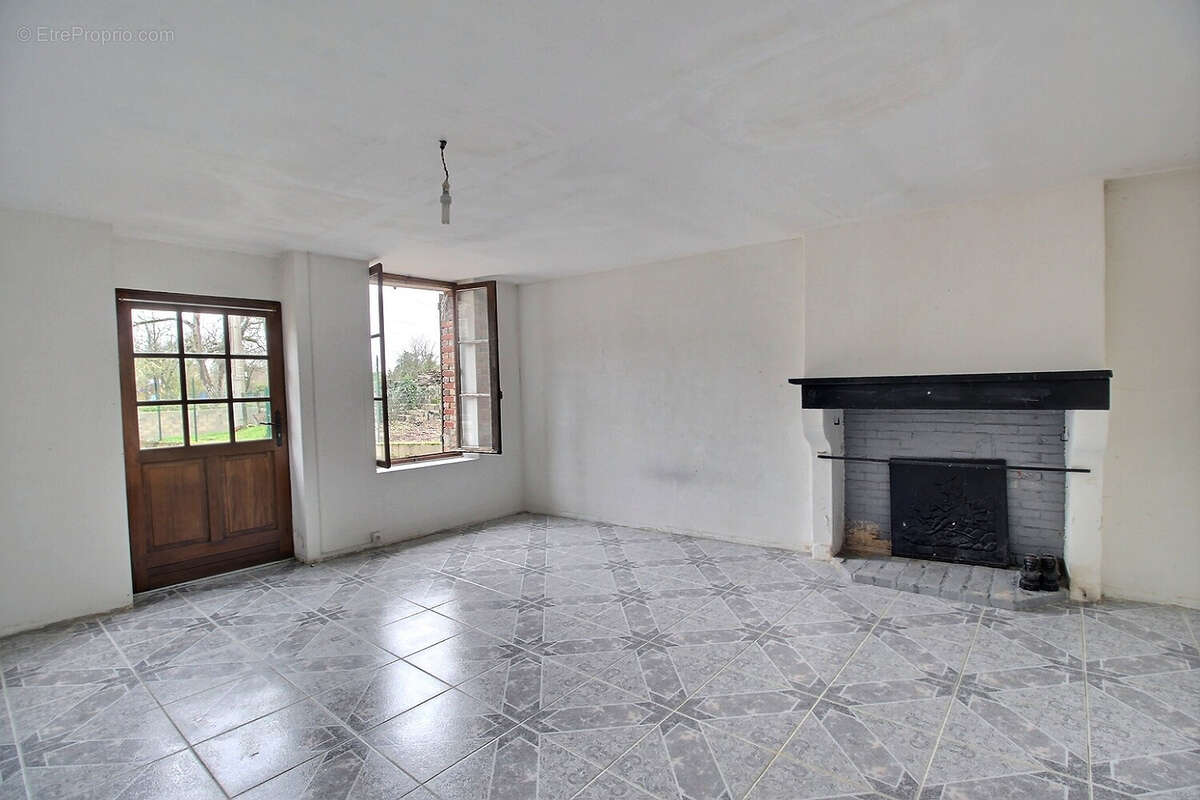 Maison à MAROLLES-SOUS-LIGNIERES