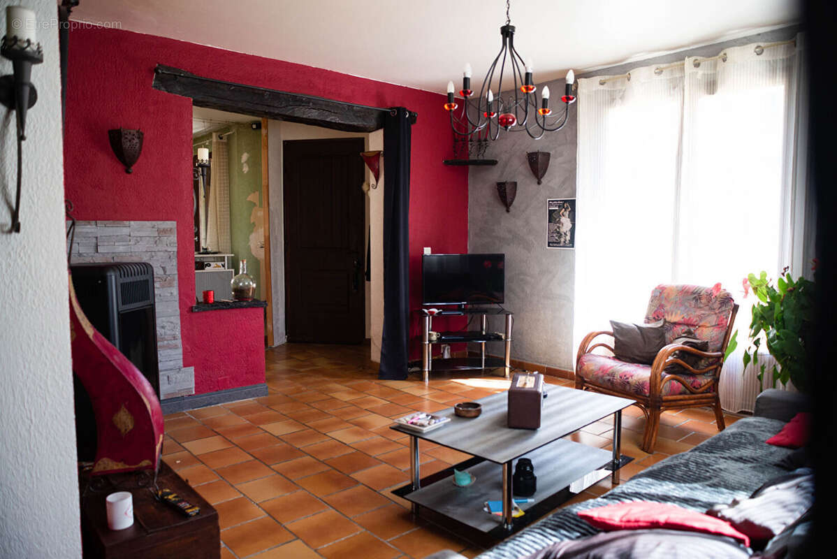 Maison à LE CHAFFAUT-SAINT-JURSON