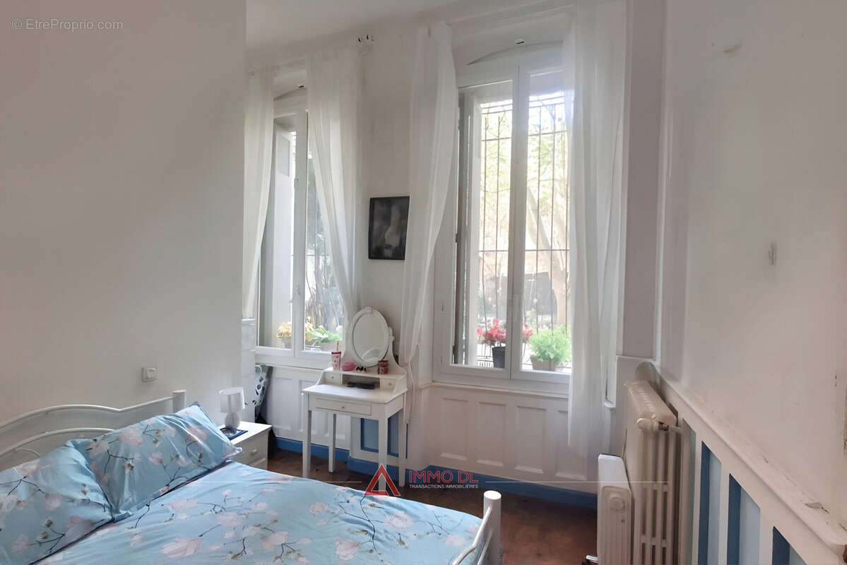Appartement à MARSEILLE-1E