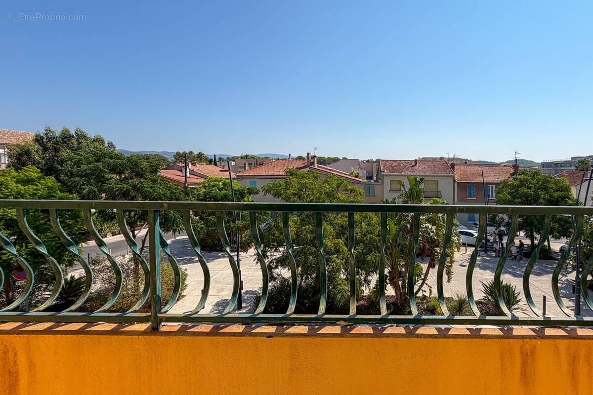 Appartement à LA LONDE-LES-MAURES