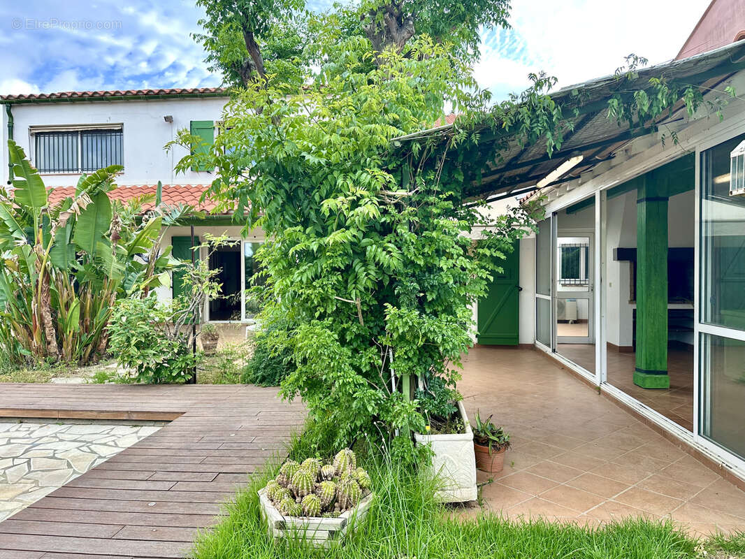 Maison à VILLENEUVE-DE-LA-RAHO