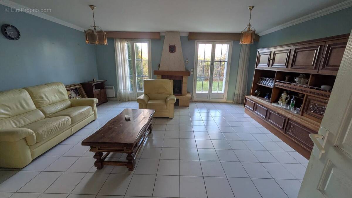 Maison à MONTLOUIS-SUR-LOIRE