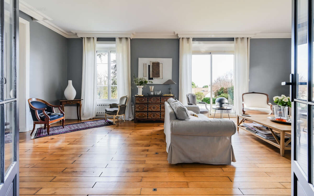 Maison à CHARBONNIERES-LES-BAINS