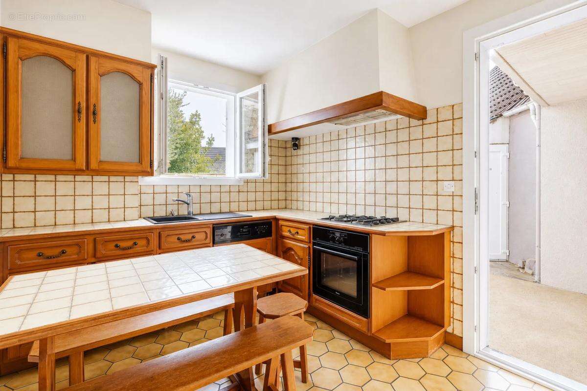 Maison familiale avec studio indépendant - photo 3