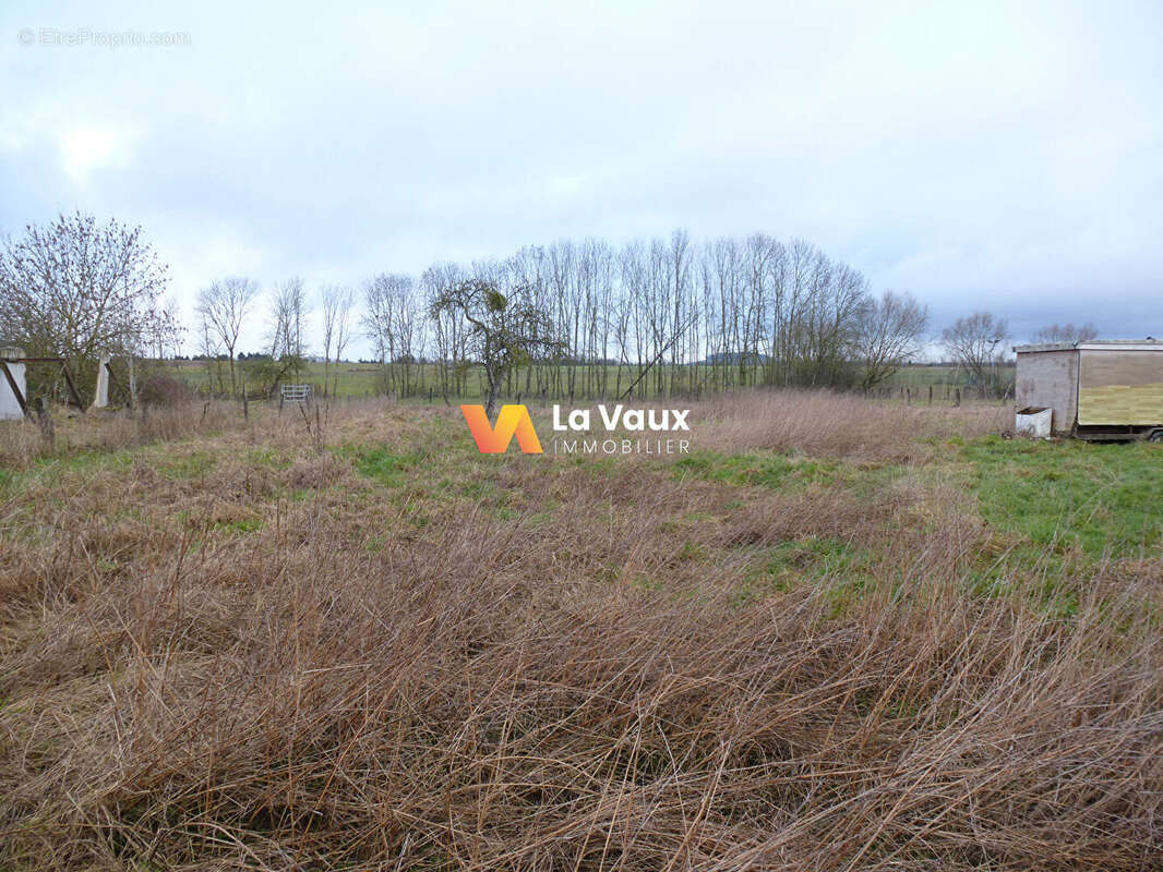Terrain à VRONCOURT