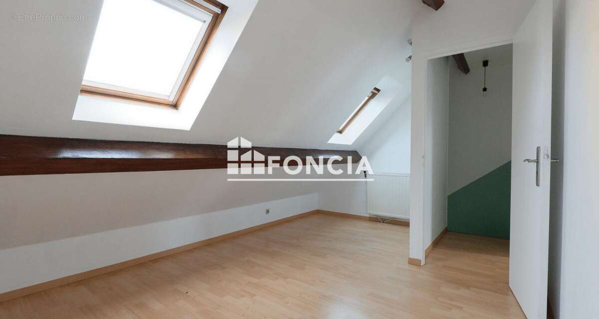 Appartement à VERT-SAINT-DENIS