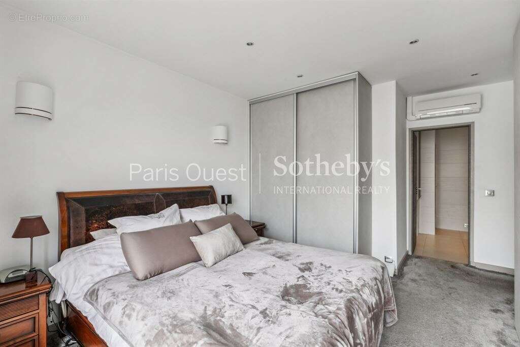 Appartement à NEUILLY-SUR-SEINE