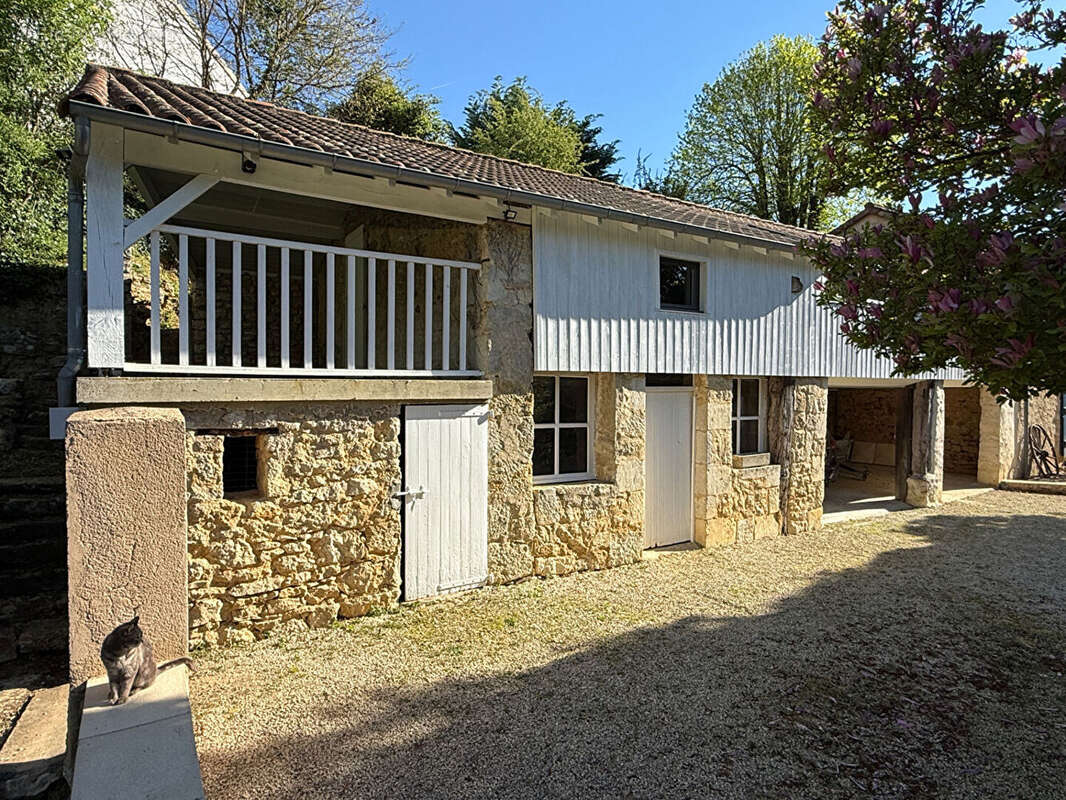 Maison à NIEUIL-L'ESPOIR