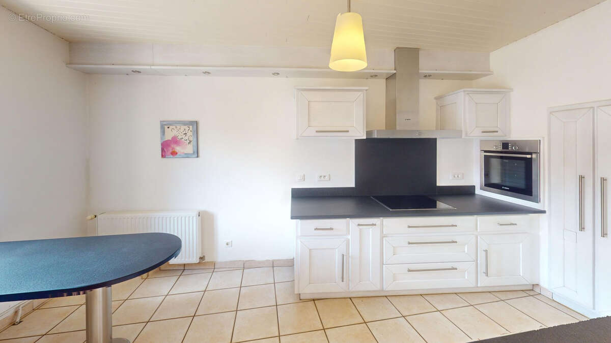Maison à SAINT-HILAIRE-CUSSON-LA-VALMITTE