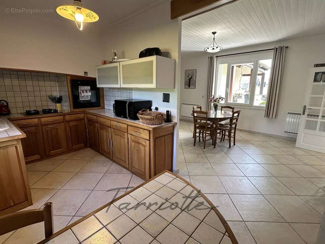 Maison à MONTELIMAR