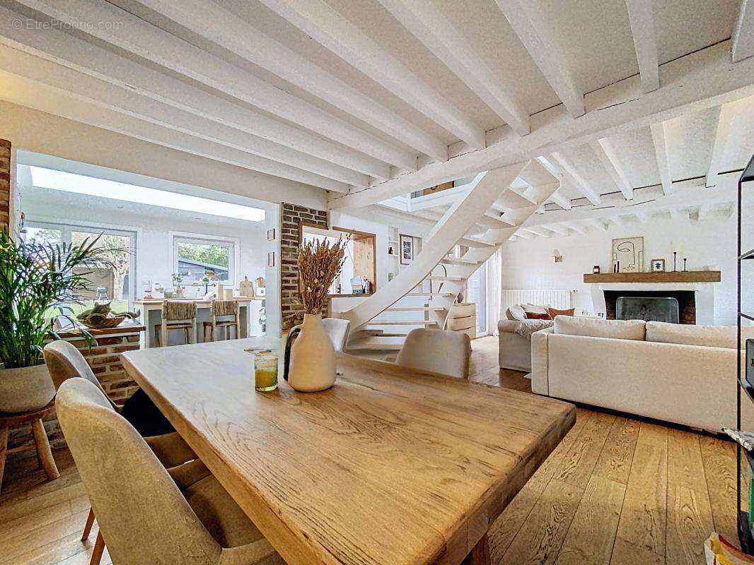 Maison à NEUVILLE-EN-FERRAIN