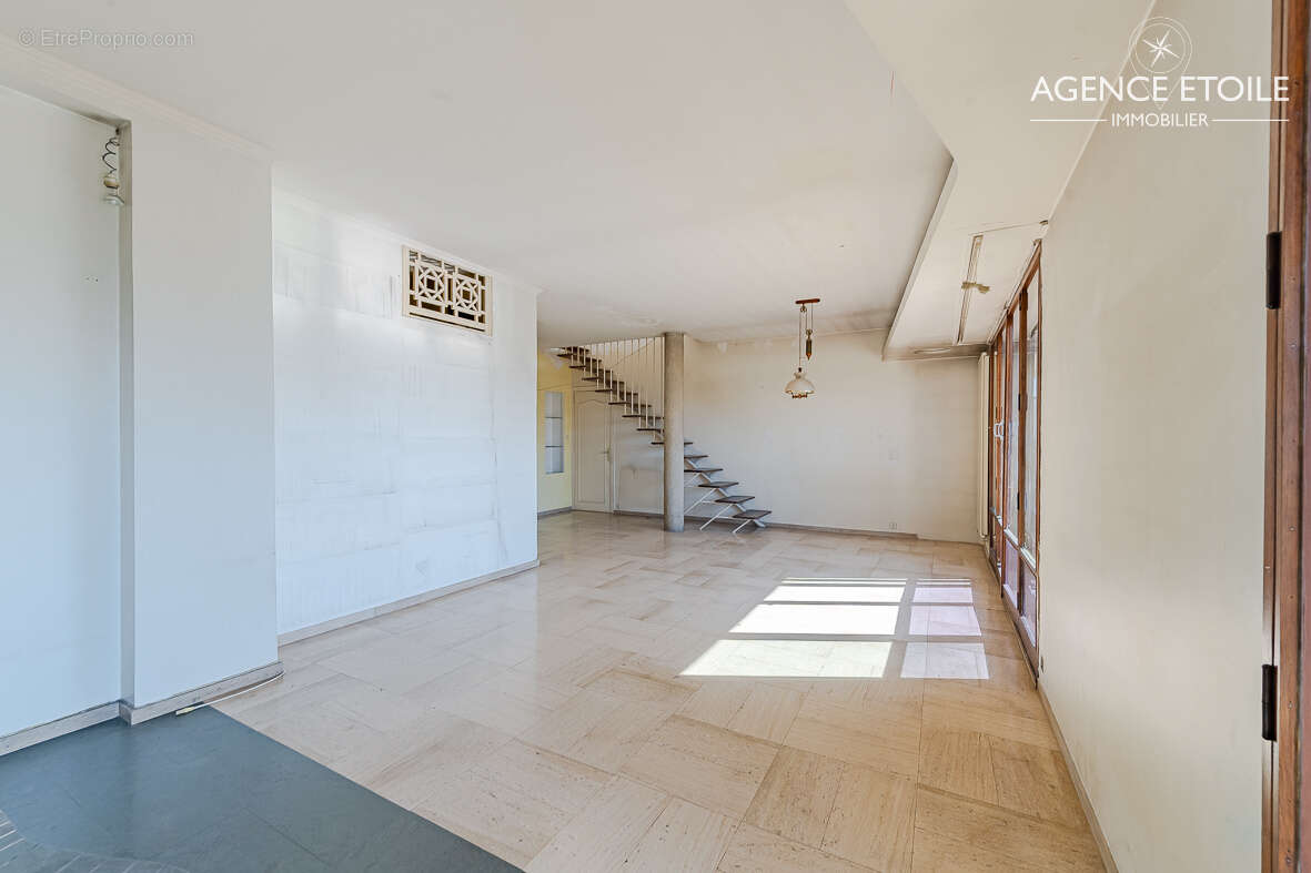 Appartement à MARSEILLE-8E