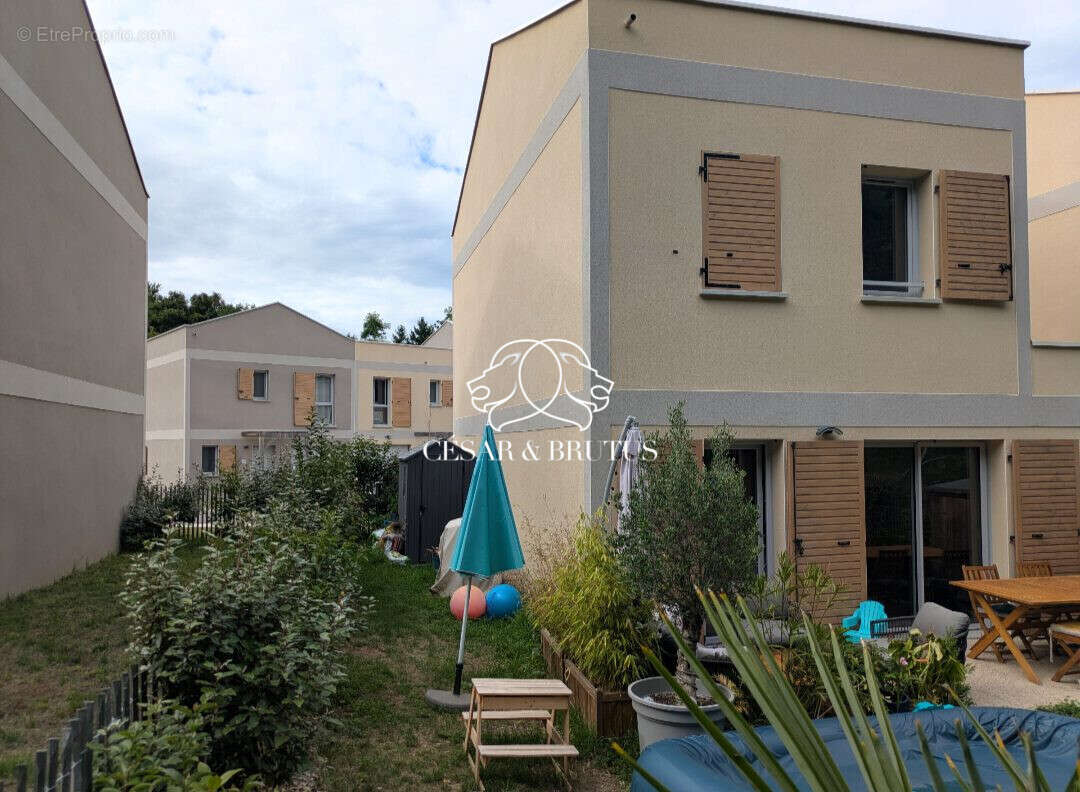 Maison 84 m² à Fontaines-Saint-Martin  - photo 2
