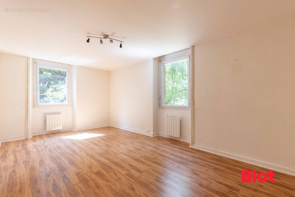 Appartement à NOYAL-SUR-VILAINE