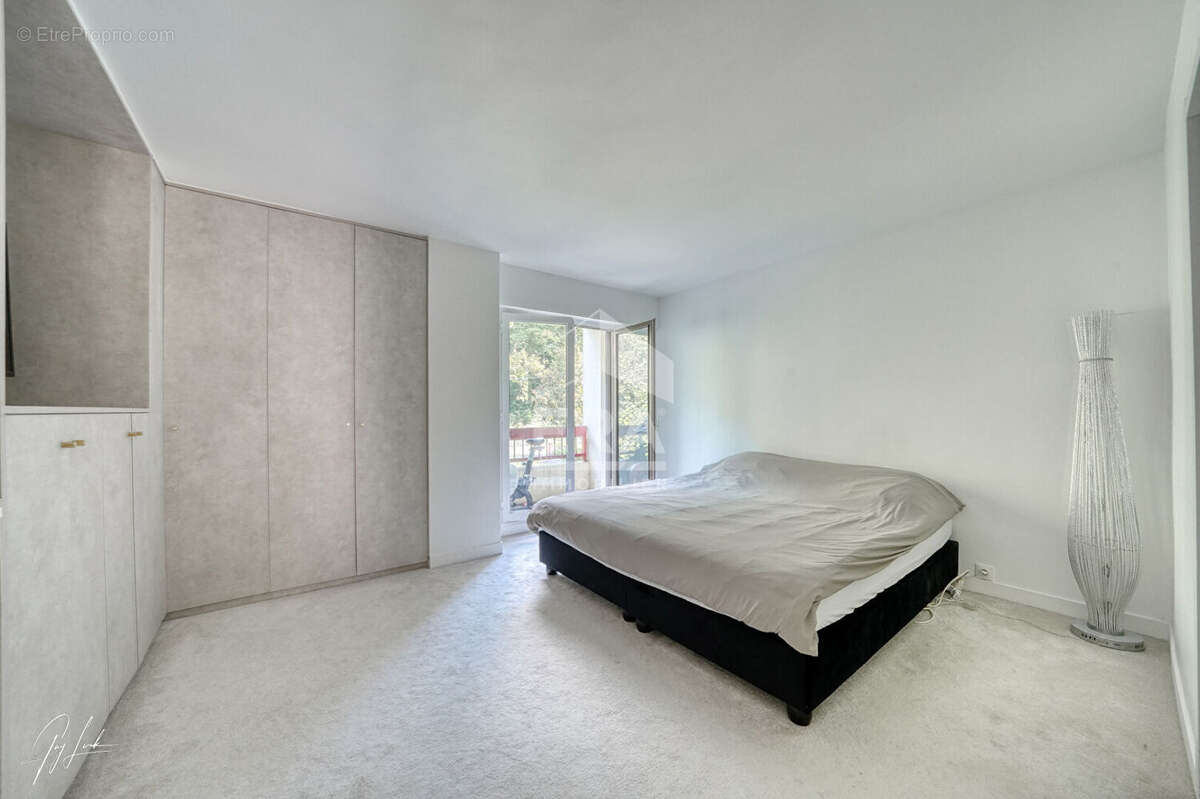 Appartement à VILLE-D'AVRAY