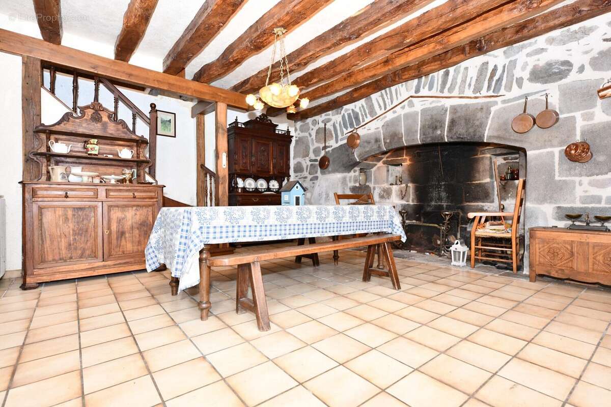 Maison à SALINS