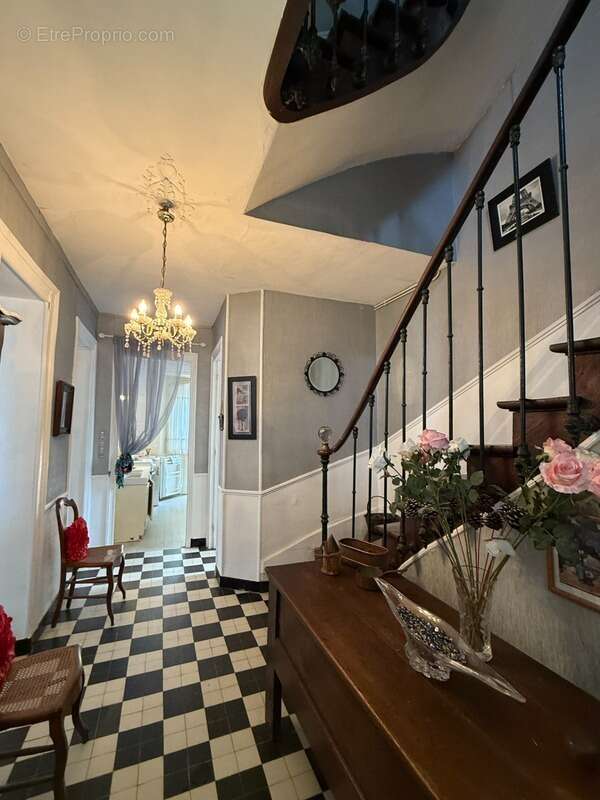 Maison à CUZION