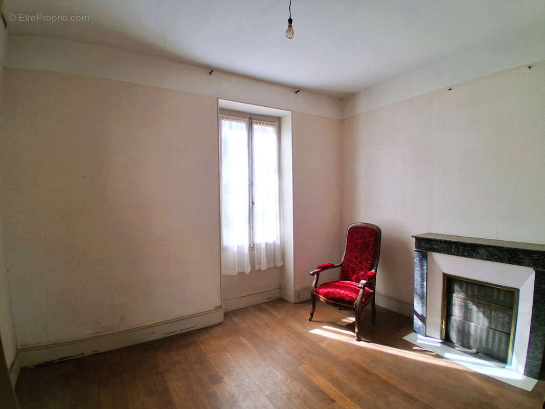 Maison à OUZOUER-SUR-TREZEE