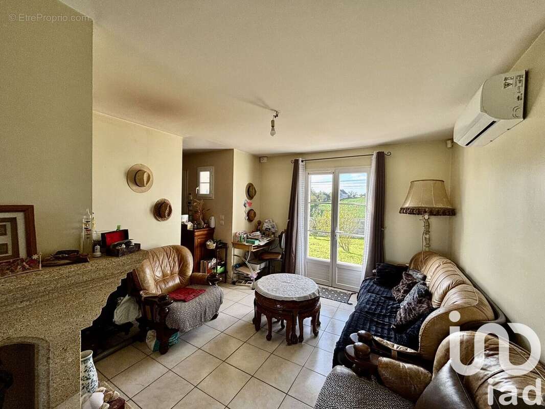 Photo 5 - Maison à COURTACON