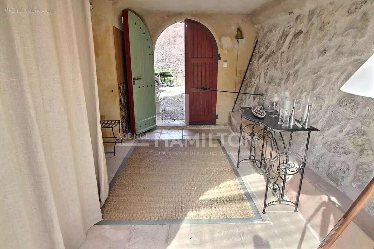 Maison à LE BAR-SUR-LOUP