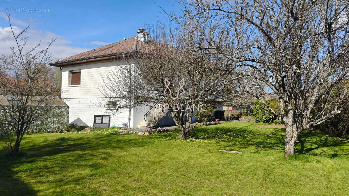 Maison à GRAND-CHARMONT