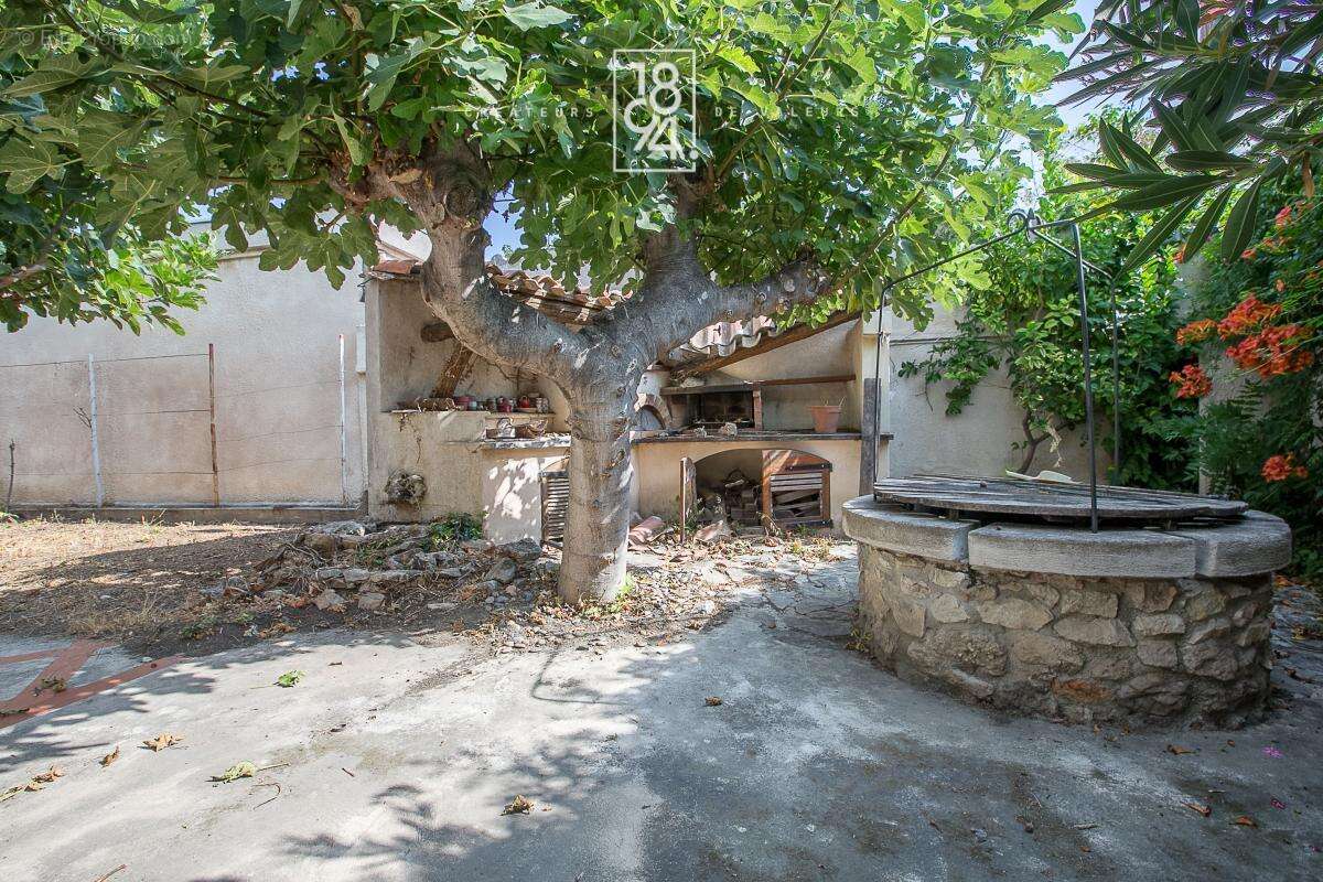 MARSEILLE 14ᵉ – Le Canet  Maison familiale 127 m² avec garage, jardin et piscine – Fort potentiel - photo 2