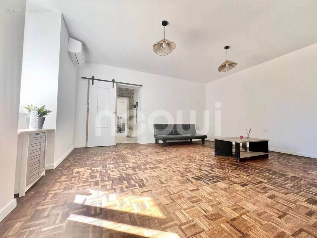 Maison à SAINT-AGOULIN