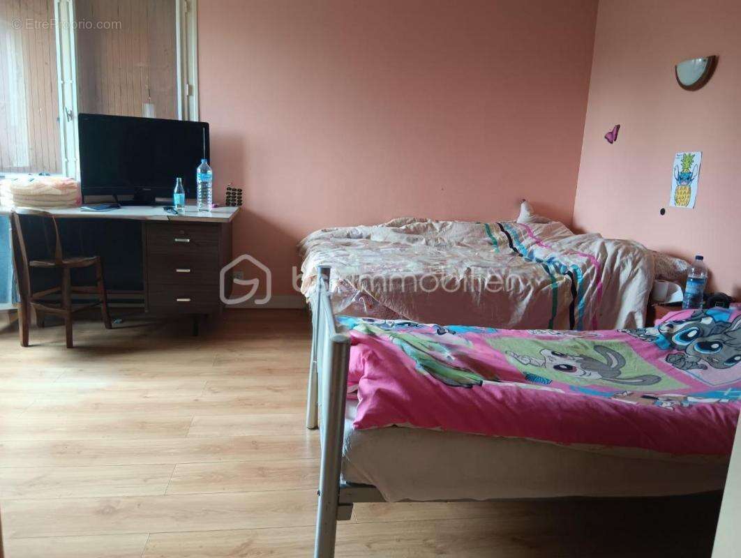 Maison à CHEF-BOUTONNE