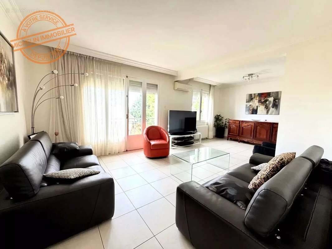 Maison à CHAMPAGNE-AU-MONT-D&#039;OR