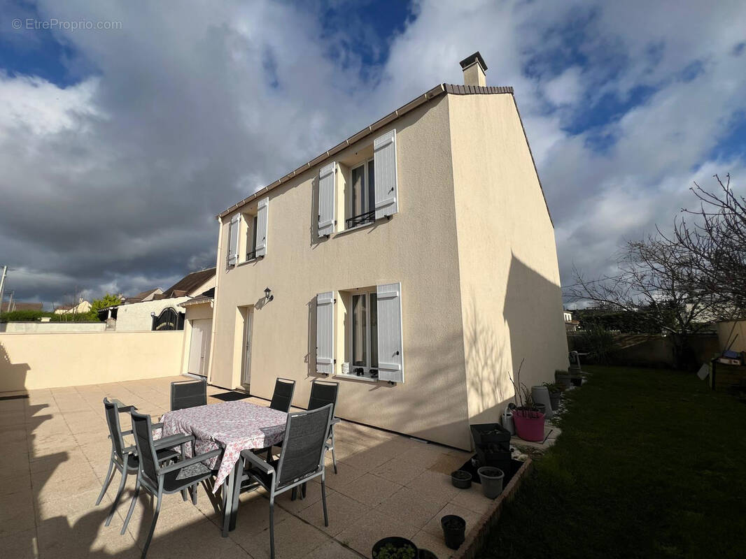 Maison à GOUSSAINVILLE