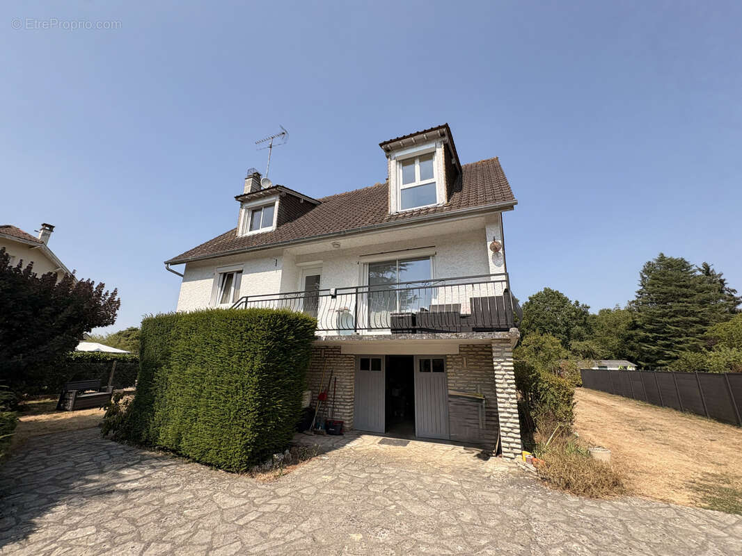 Maison commerces et école accessibles à pied à 10 mn de la gare de Bréval - photo 15