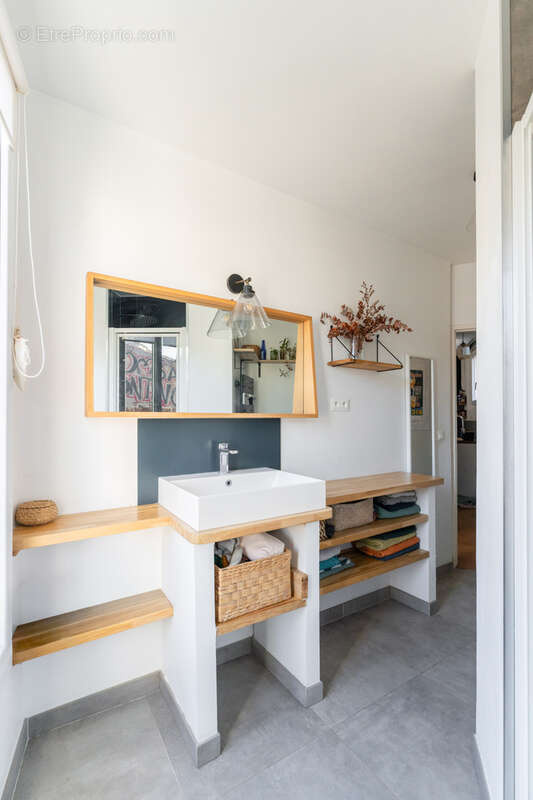 Appartement à MARSEILLE-6E