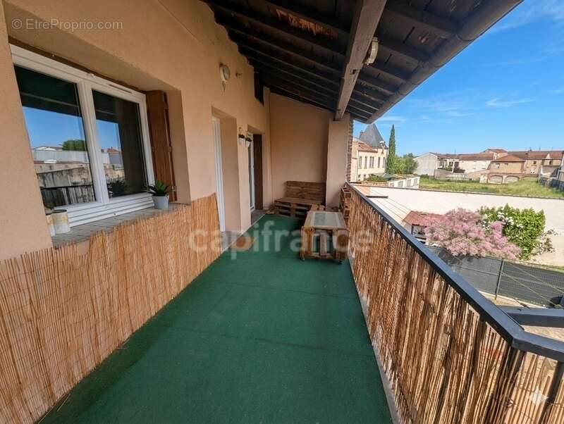 Immeuble de rapport de 205 m2, proche centre ville, 3 appartements rénovés et loués, types t3, 20 880€/an soit 11,29% de rentabi - photo 4
