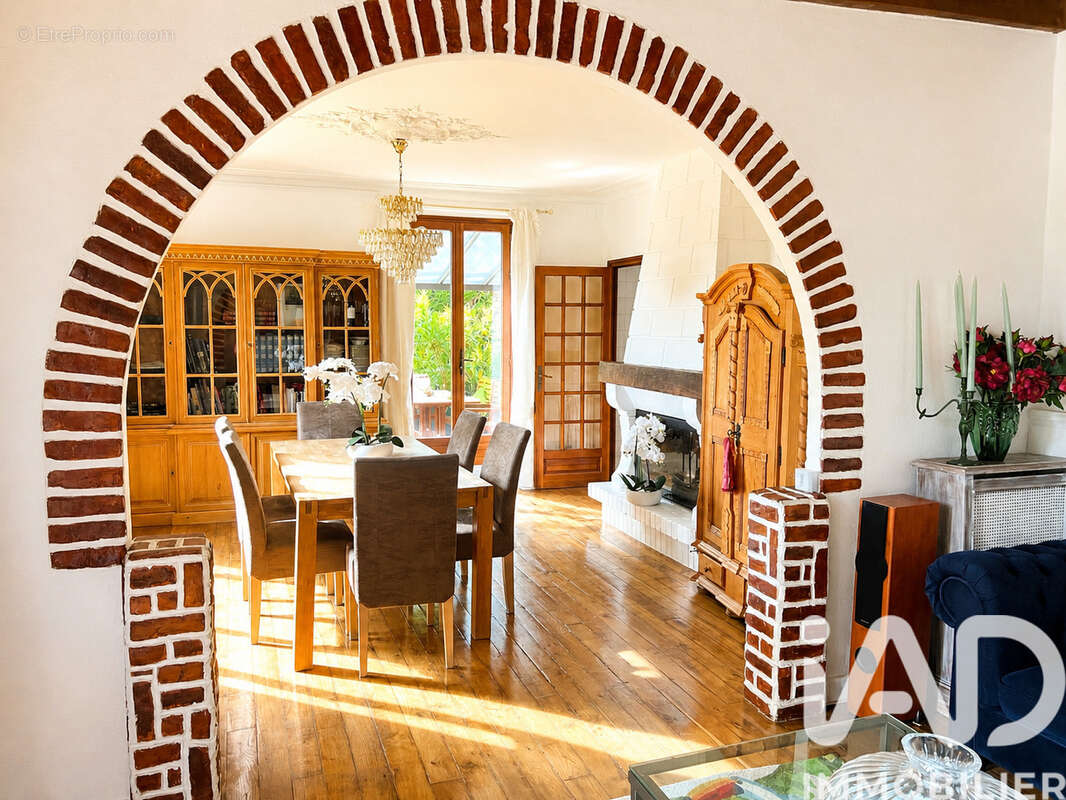 Photo 5 - Maison à LE MESNIL-LE-ROI