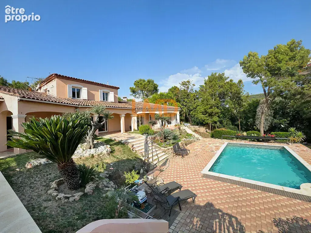 Draguignan – Grande propriété au calme avec piscine et 4 000 m² - photo 2