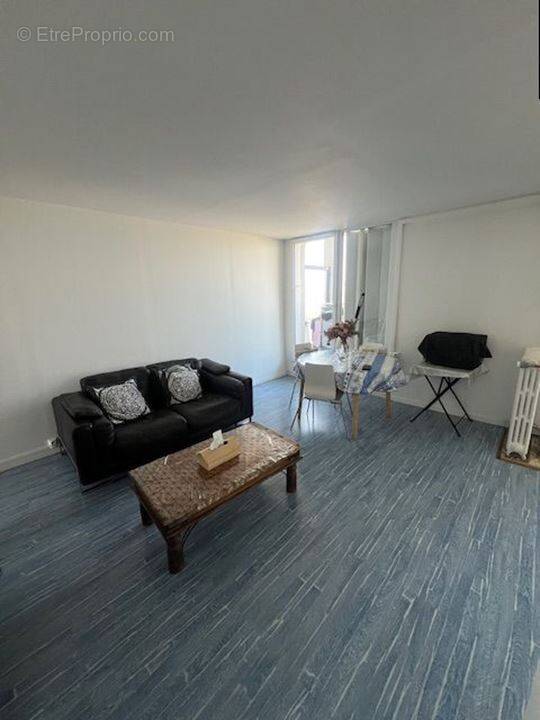 Appartement à VILLENEUVE-LA-GARENNE
