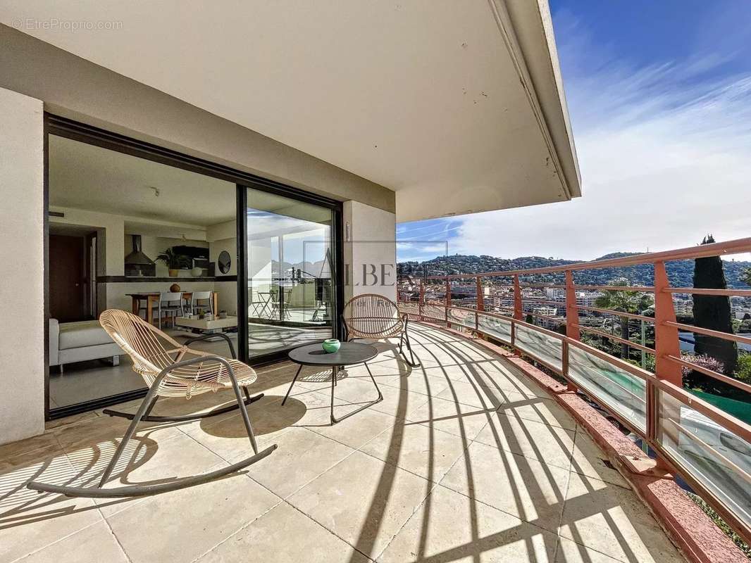 Appartement à LE CANNET