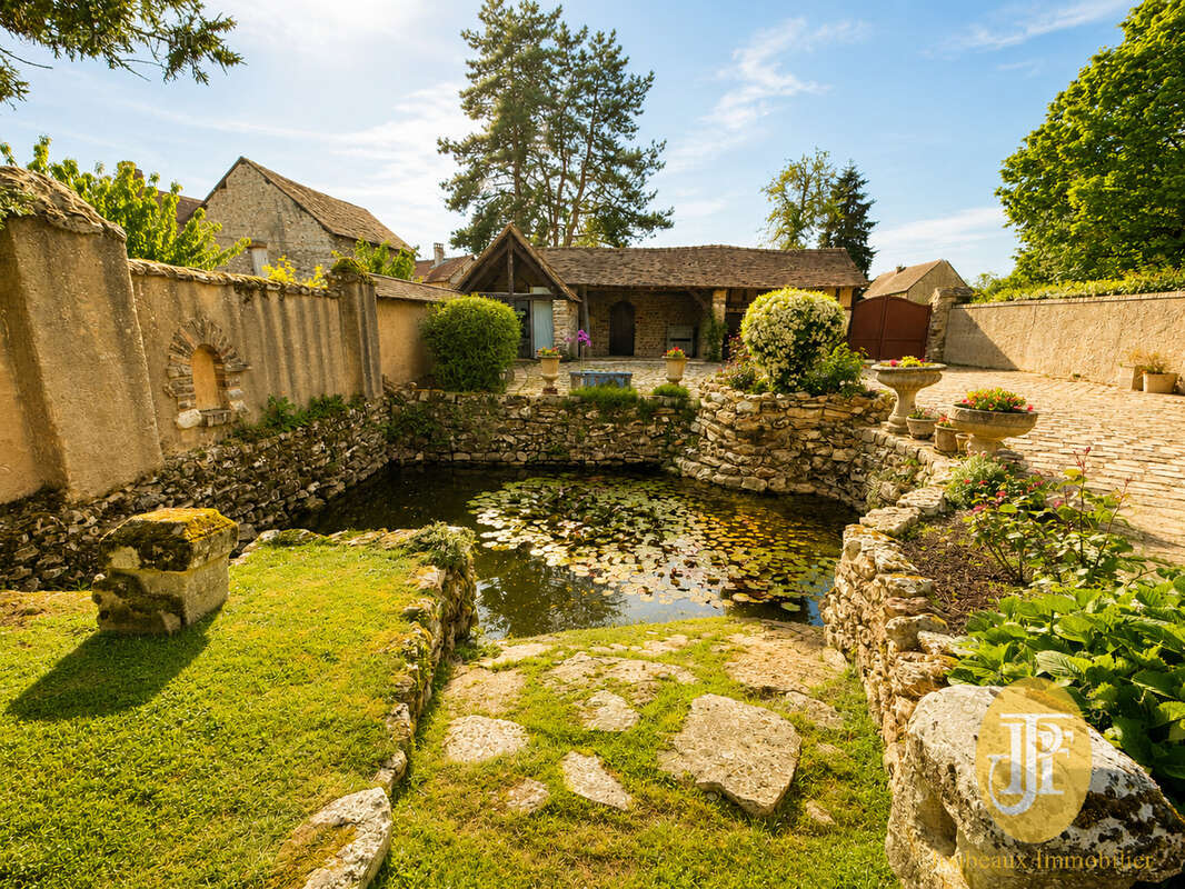 Maison à LA CHAPELLE-REANVILLE