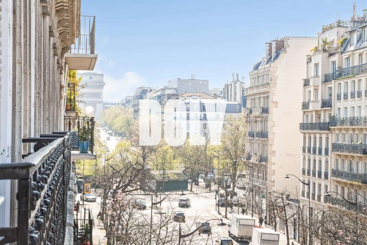 Appartement à PARIS-17E