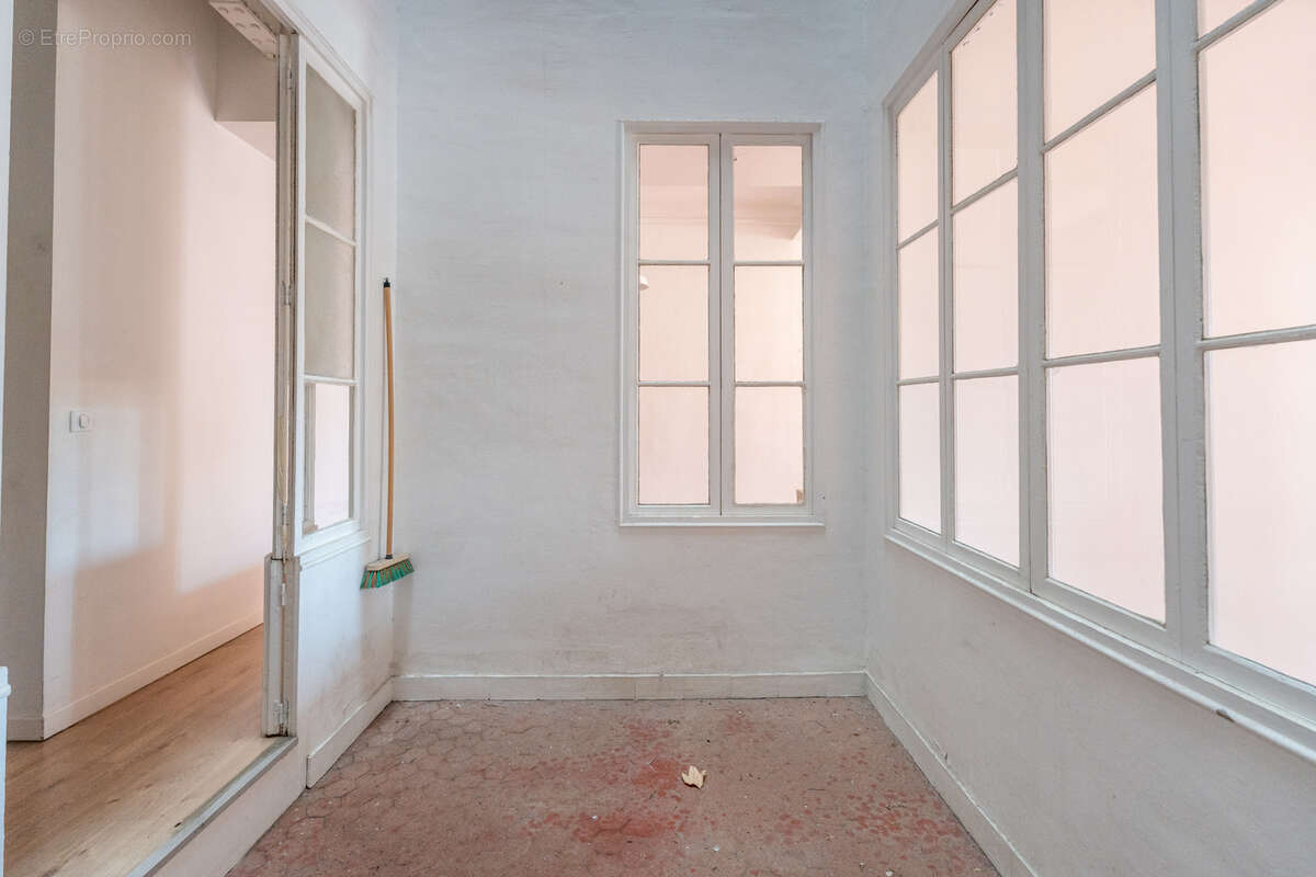 Appartement à MARSEILLE-1E