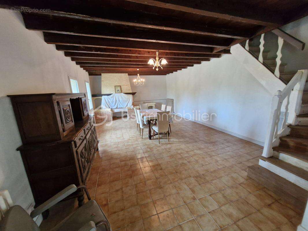 Maison à EYGURANDE-ET-GARDEDEUIL