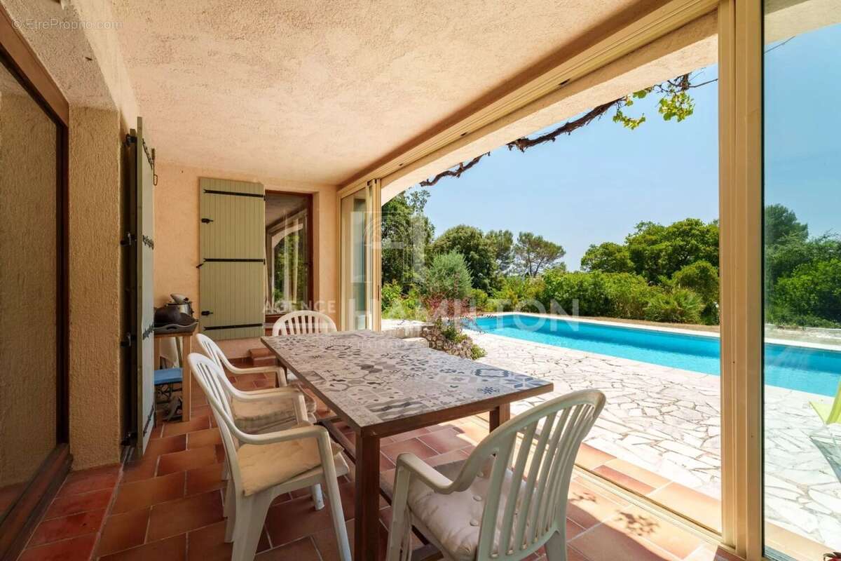 Maison à VALBONNE
