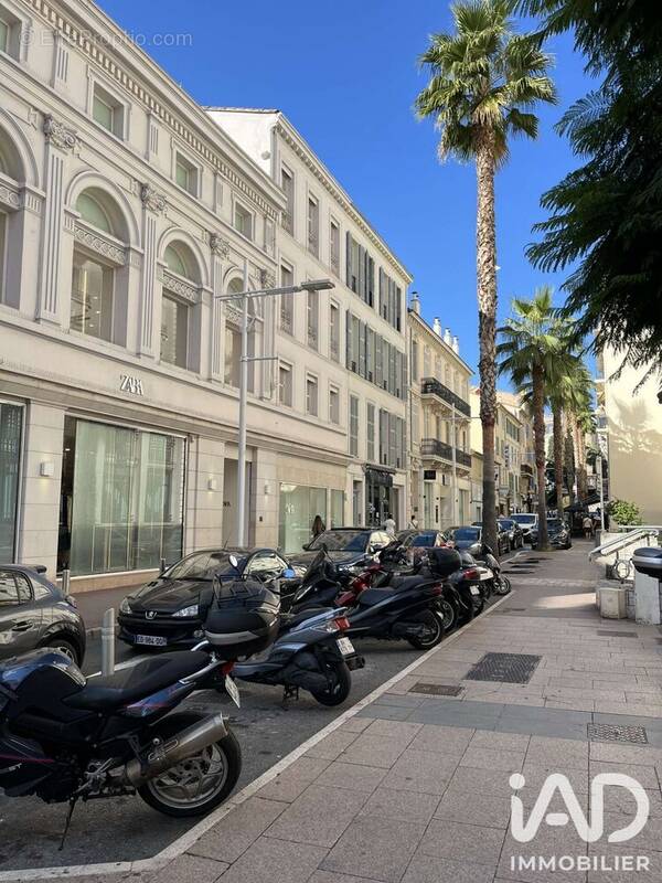 Photo 1 - Commerce à CANNES