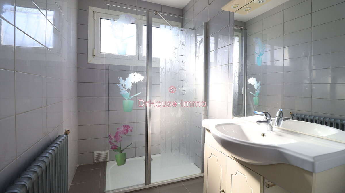 Maison 140 m² à Lormont  - photo 17