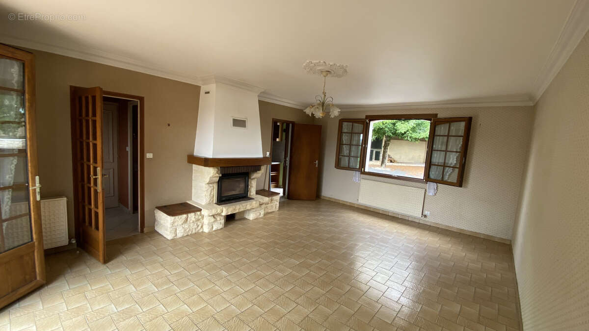 Maison à CHEFFOIS