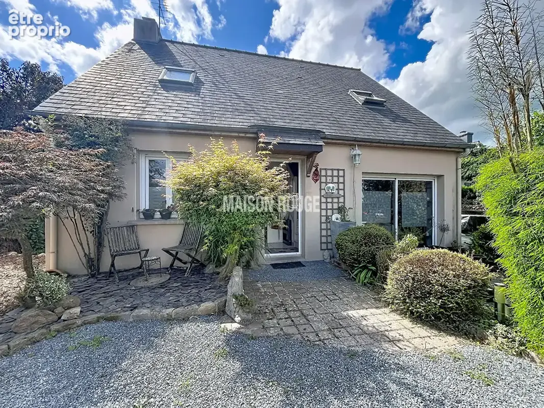 Maison à CAOUENNEC-LANVEZEAC